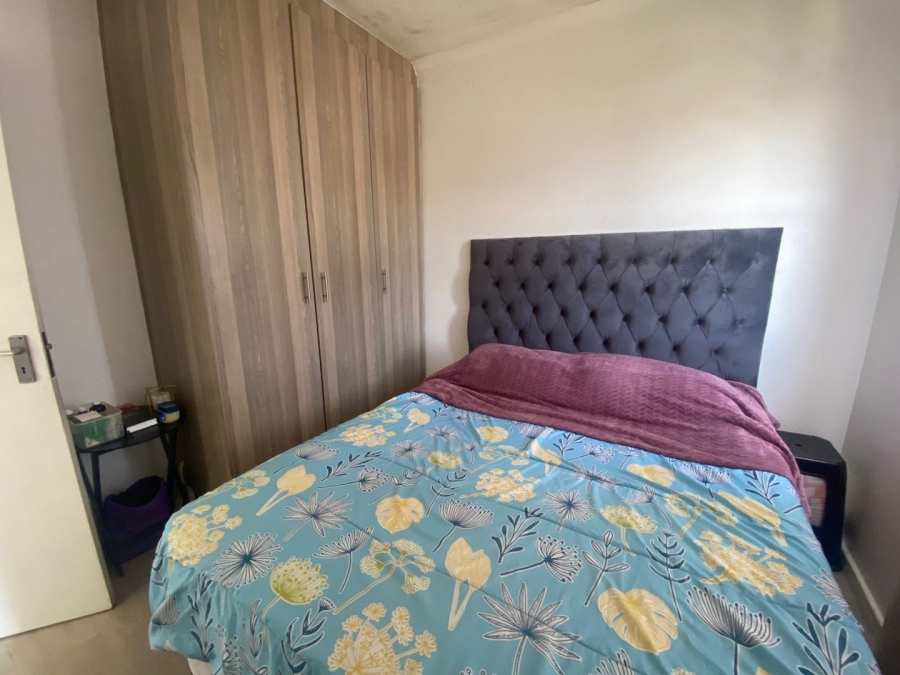 To Let 2 Bedroom Property for Rent in Cravenby Western Cape